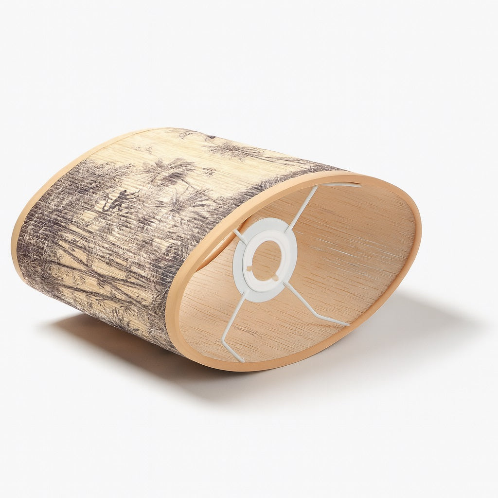 Abat-jour ovale jungle en bambou, accessoire déco idéal pour lampe sur pied au style tropical chic.
