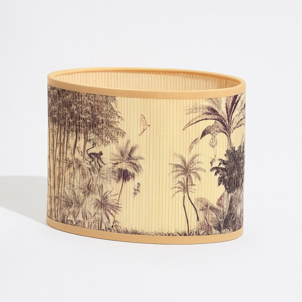 Abat-jour ovale motif jungle, accessoire décoratif pour lampe sur pied, style naturel et exotique.