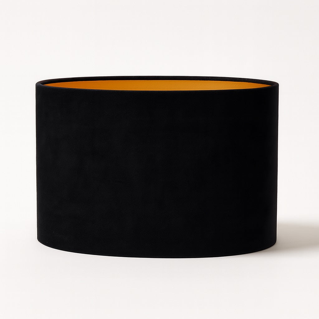 Abat-jour ovale en velours noir Noctaria avec intérieur doré, style chic et élégant pour lampe de salon ou chambre.