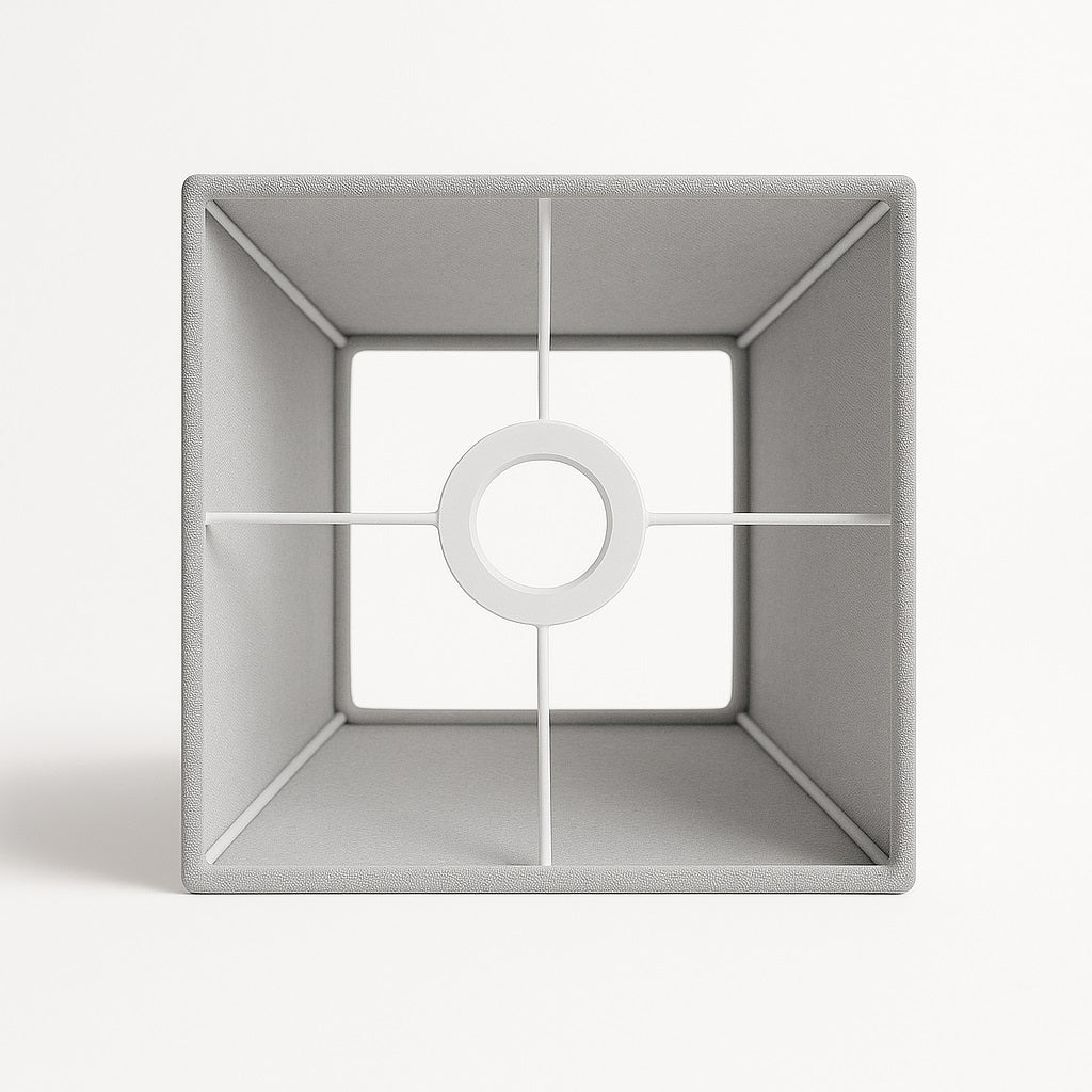 Abat-jour pyramidal en lin gris clair 25x25x20 cm vue intérieure, monture E27, design moderne pour lampe ou suspension