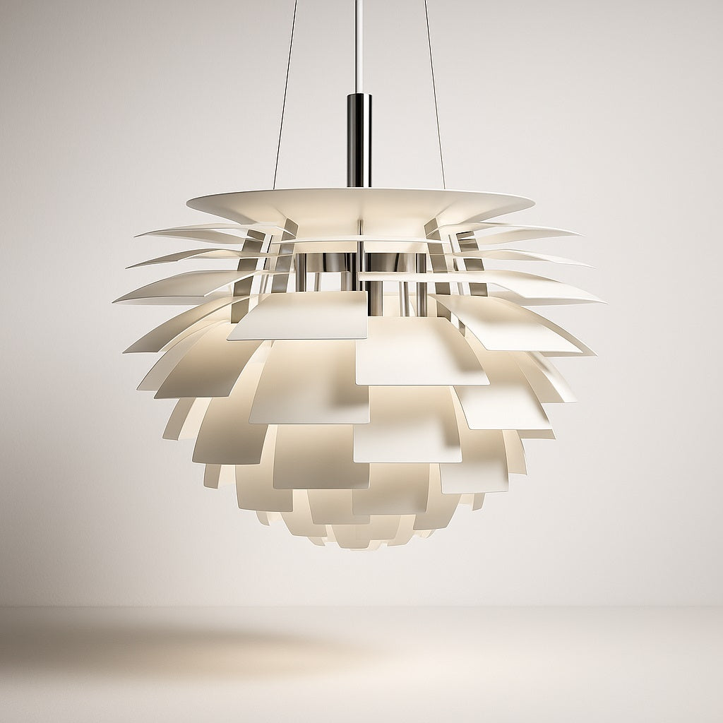 Suspension design blanche en métal ajouré, lumière douce et abat-jour sculptural style contemporain