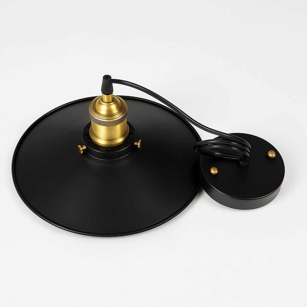 Abat-jour suspension en métal noir avec douille dorée et câble, vue de dessus idéale pour montage plafonnier lampe E27.