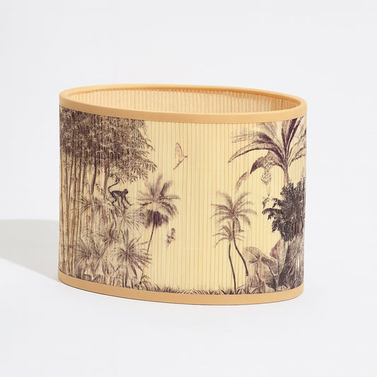 Abat-jour ovale motif jungle, accessoire décoratif pour lampe sur pied, style naturel et exotique.