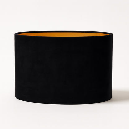 Abat-jour ovale en velours noir Noctaria avec intérieur doré, style chic et élégant pour lampe de salon ou chambre.