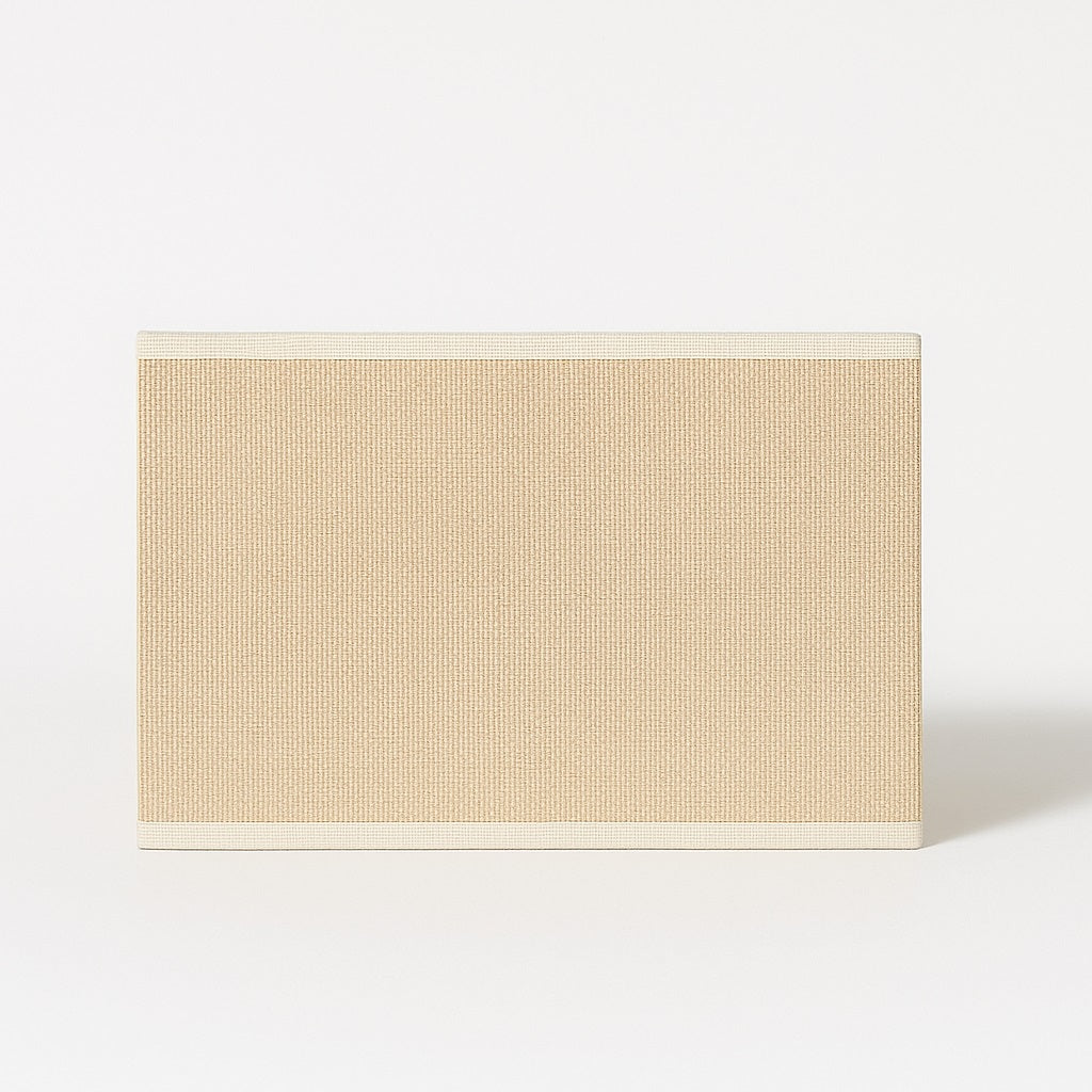 Abat-jour rectangle beige en lin, vue de face, style naturel pour lampe moderne.