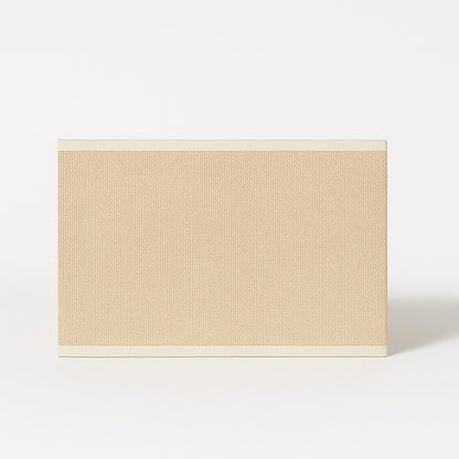 Abat-jour rectangle beige en lin, vue de face, style naturel pour lampe moderne.