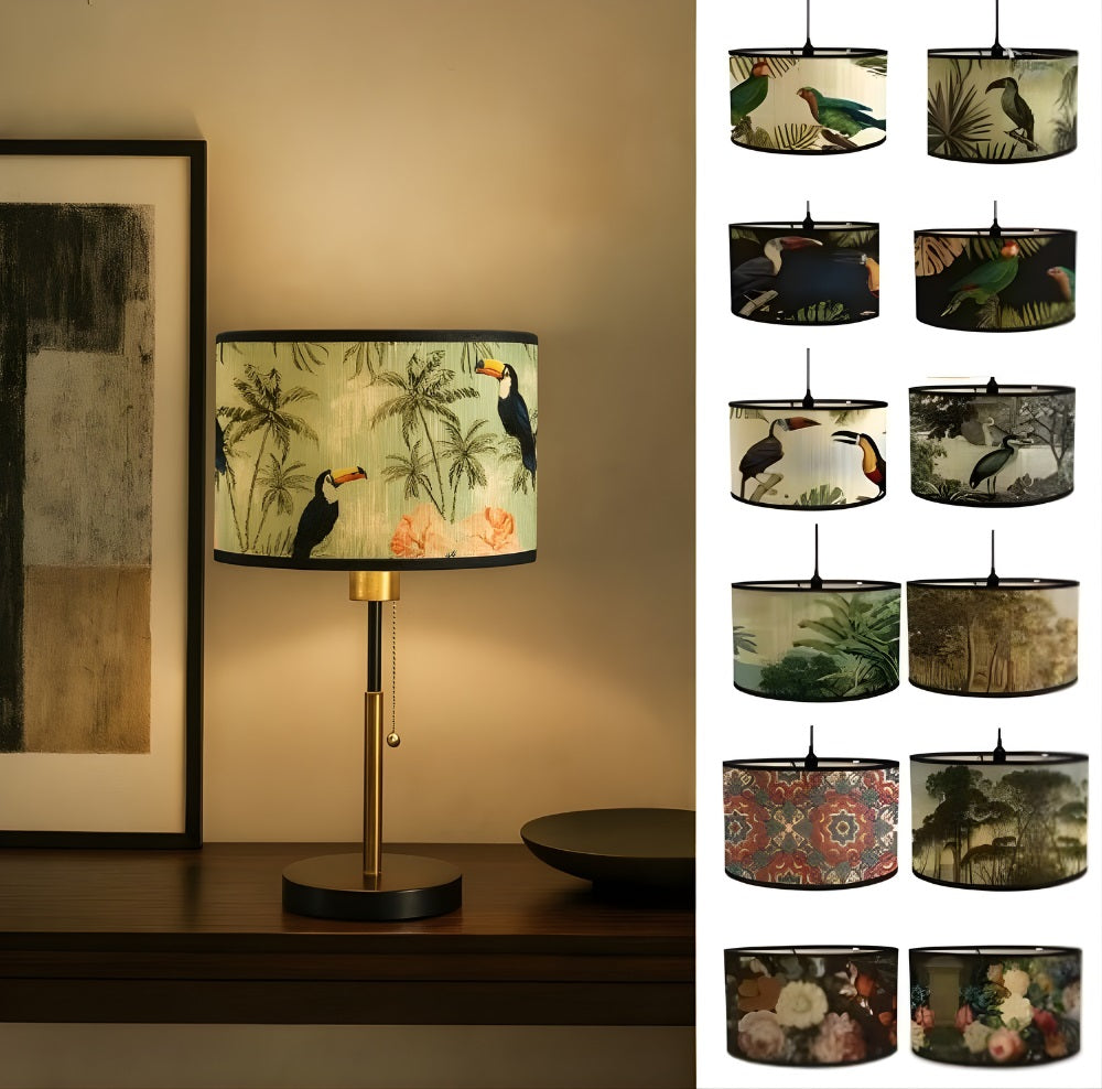 Collection d’abat-jour design avec motifs exotiques et floraux, lampe de table décorative au style élégant et naturel.