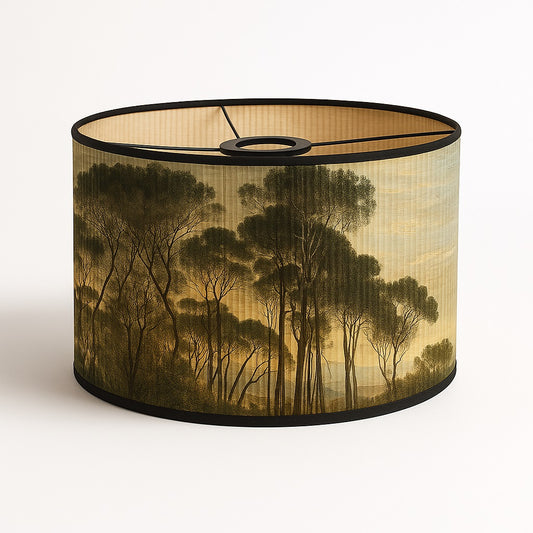 Abat-jour en bambou décor forêt de pins sur fond beige – lumière douce et ambiance nature pour lampe ou suspension E27.