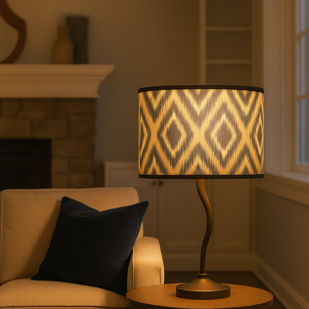 Abat-jour lampadaire bleu allumé, abat-jour graphique diffusant une lumière chaleureuse et douce