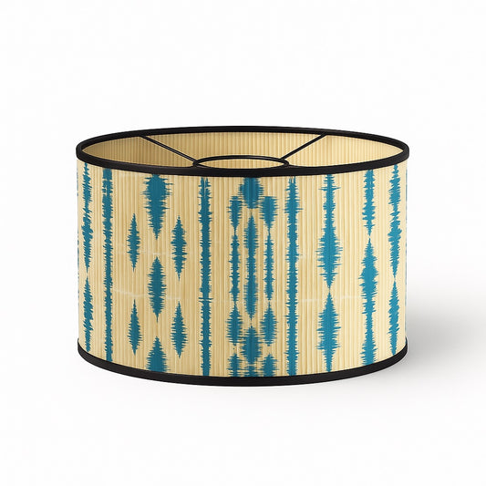 Abat-jour en bambou suspendu à motifs bleus ethniques – lumière tamisée, style déco naturel pour suspension E27.