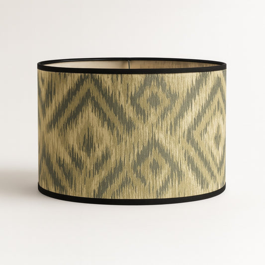 Abat-jour cylindrique motif pour lampe design, style naturel et moderne pour intérieur chaleureux.
