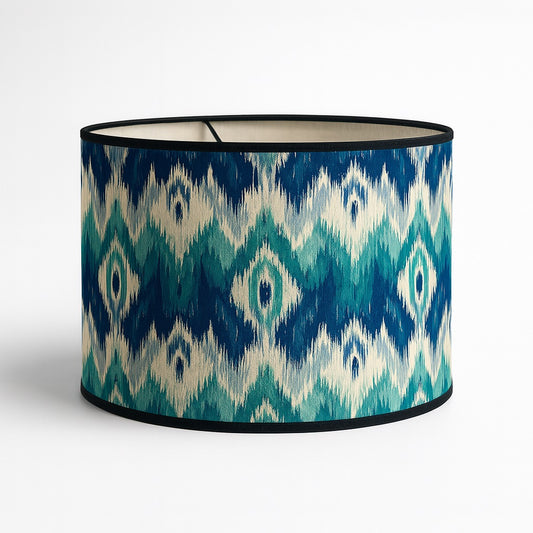 Abat-jour cylindrique bleu motif océan pour lampe, design moderne et lumineux.