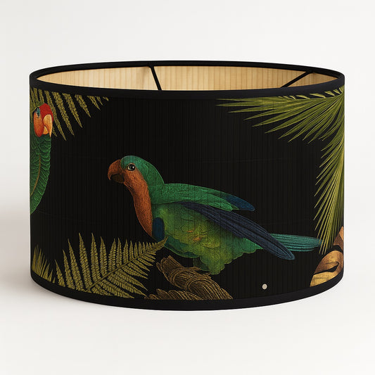 Abat-jour bambou noir décoré de perroquets tropicaux verts – style jungle élégant pour suspension ou lampe E27.