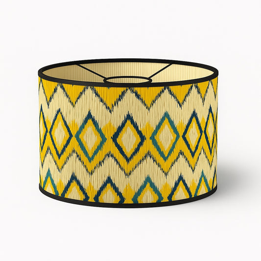 Abat-jour en bambou suspendu à motifs losanges jaunes et verts – style ethnique et coloré, pour lampe ou suspension E27.