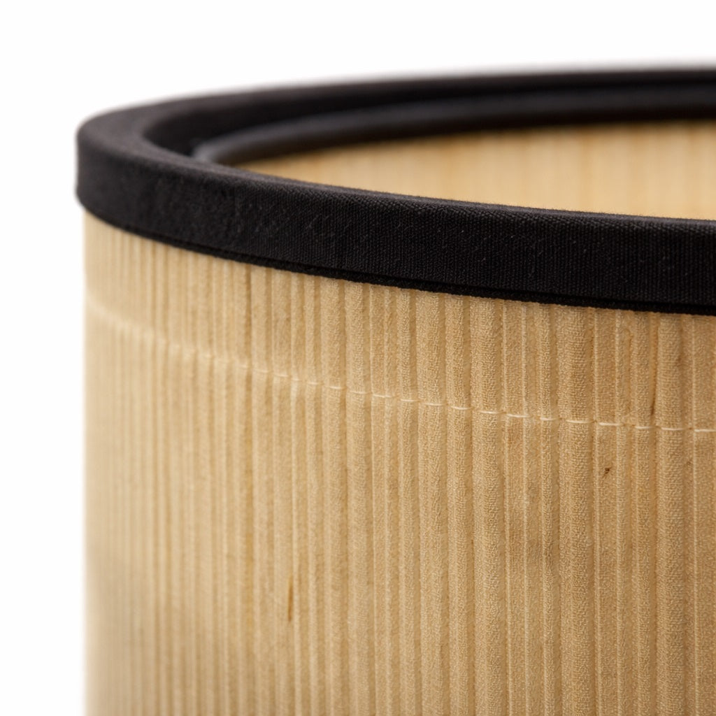 Détail de bordure et texture d’abat-jour lampe en bambou, abat-jour design finition soignée