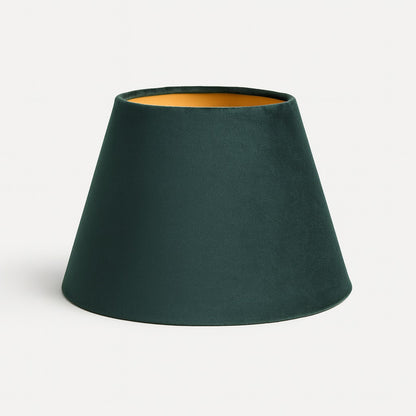 Abat-jour conique en velours vert foncé, élégant et raffiné, idéal pour une lampe de chevet ou un lampadaire.