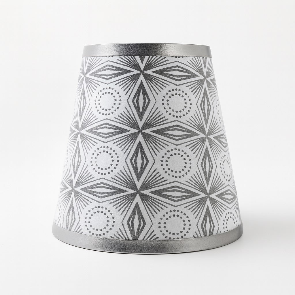 Abat-jour conique argent aux motifs graphiques, abat-jour lampe de chevet élégant pour déco moderne.