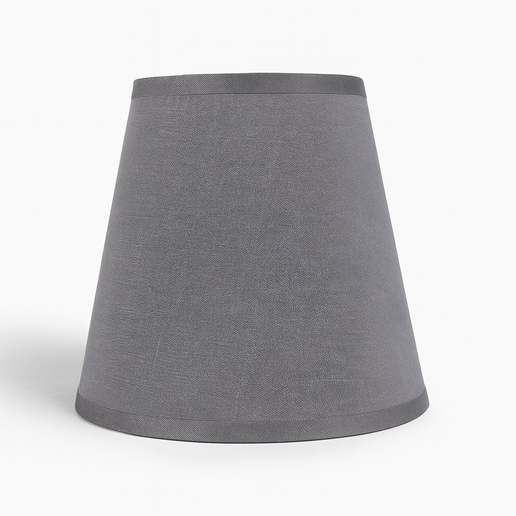 Abat-jour conique gris en tissu, abat-jour lampe de chevet idéal pour une décoration moderne et élégante.