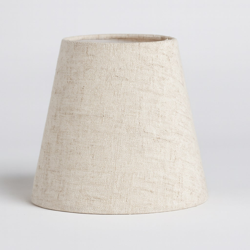 Abat-jour conique en lin beige, abat-jour lampe de chevet élégant idéal pour éclairage doux et déco naturelle.