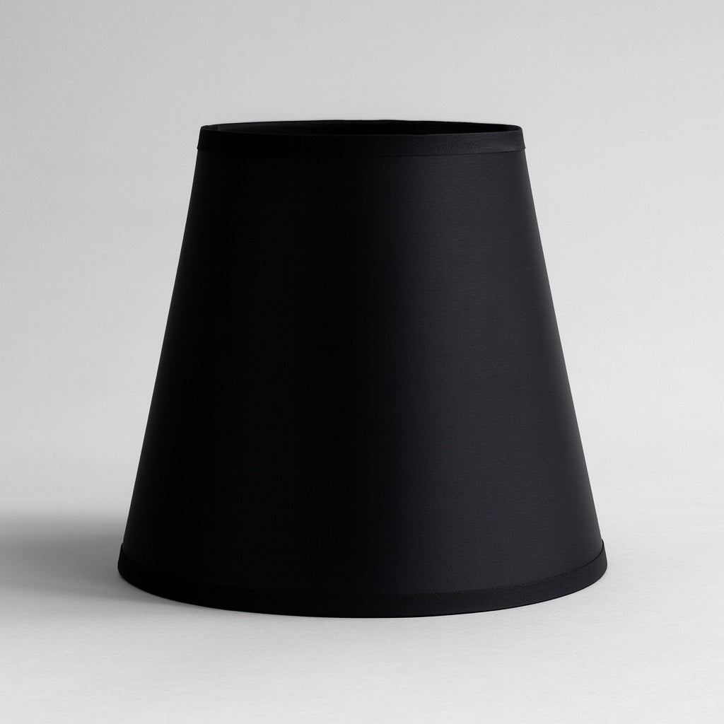 Abat-jour conique noir mat, abat-jour lampe de chevet idéal pour un style moderne et élégant.