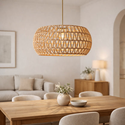 Abat-jour lampadaire détourné en suspension, corde naturelle tressée, ambiance chaleureuse et naturelle.
