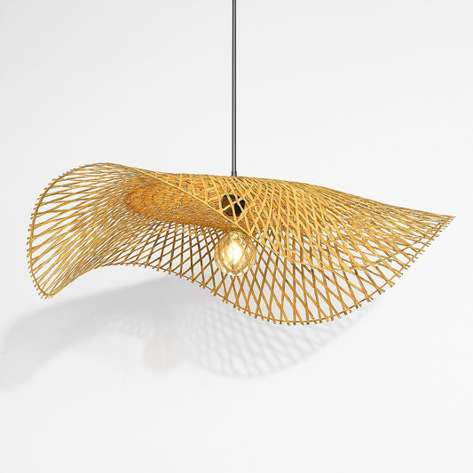Abat-jour en rotin tressé suspendu, design organique et élégant, lumière douce pour intérieur moderne et chaleureux
