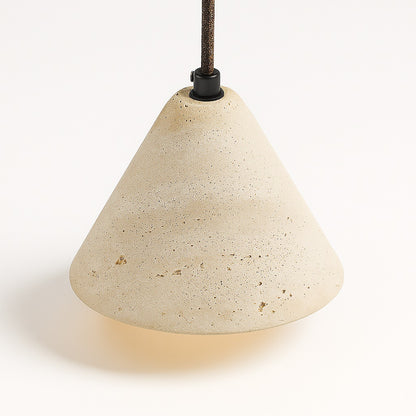 Abat-jour conique en pierre travertin, finition lisse et beige clair, modèle Vulcano.