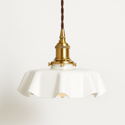 Abat-jour en céramique blanche plissée avec douille dorée, style vintage pour suspension lampe décorative