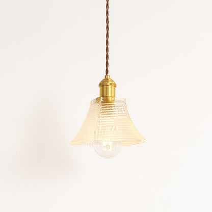 Suspension en verre clair nervuré avec monture dorée et ampoule visible, style pagode.