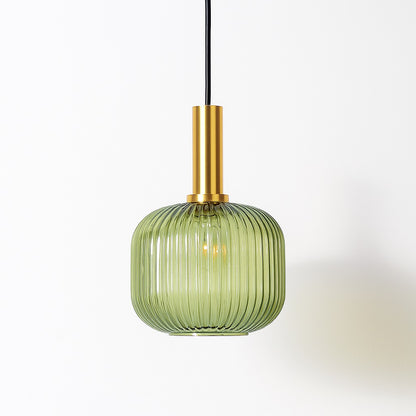 Suspension en verre nervuré vert avec douille dorée, style contemporain, idéale pour lampe ou abat-jour design.