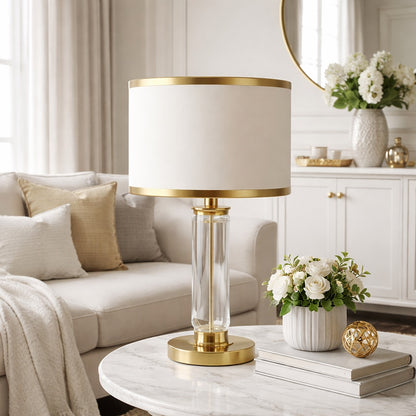 Abat-jour lampe blanc et or sur table basse, abat-jour chic et lumineux pour intérieur raffiné