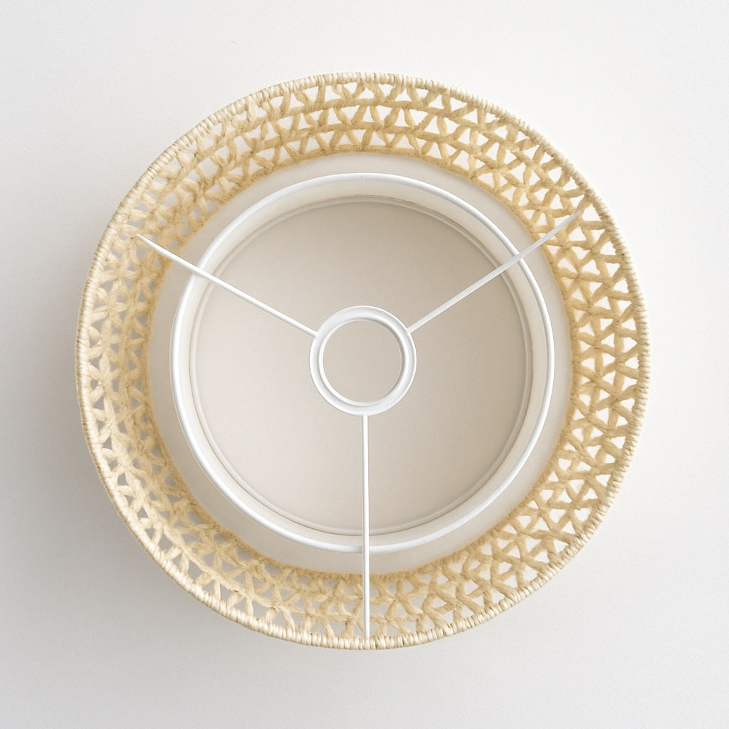 Vue de dessus d’un abat-jour tambour en corde, compatible avec lampe sur pied ou suspension moderne.