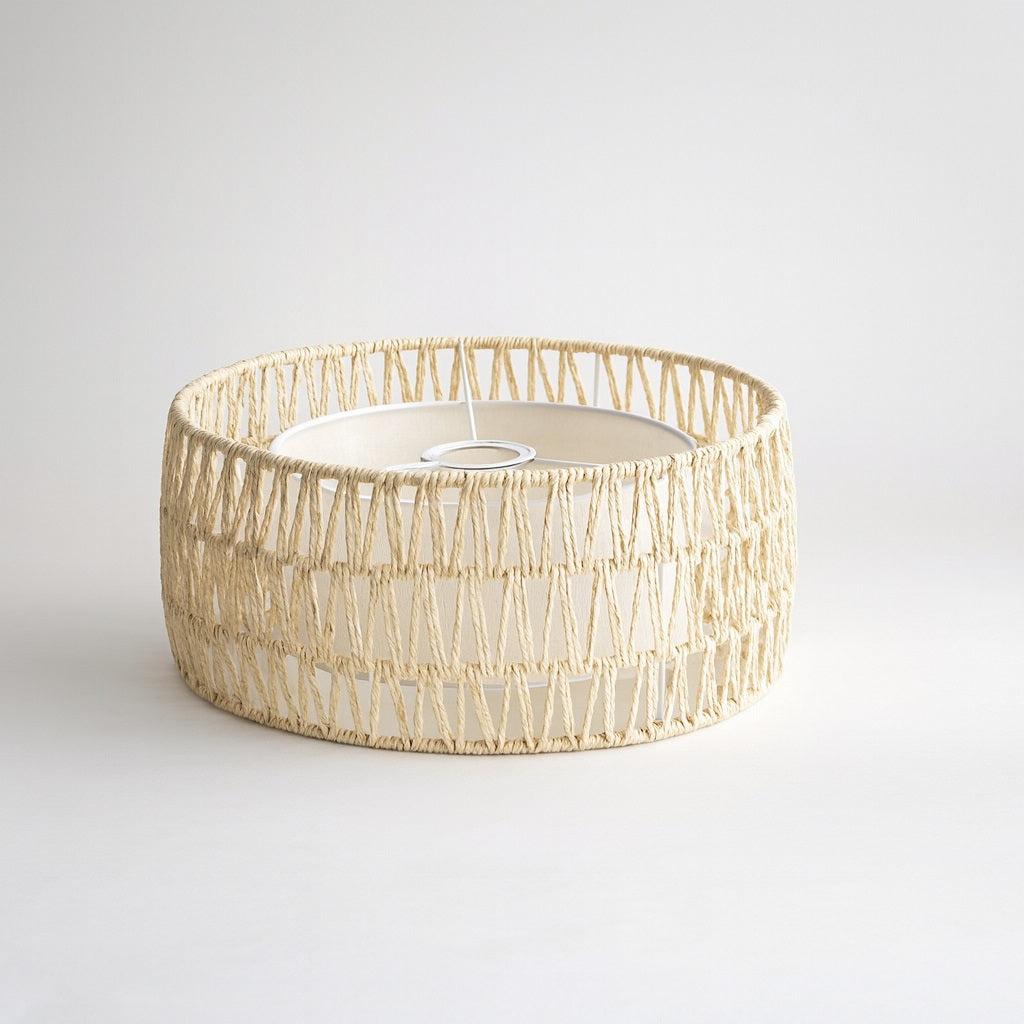 Abat-jour tambour en corde naturelle, idéal pour transformer une lampe sur pied ou suspension en déco chaleureuse.