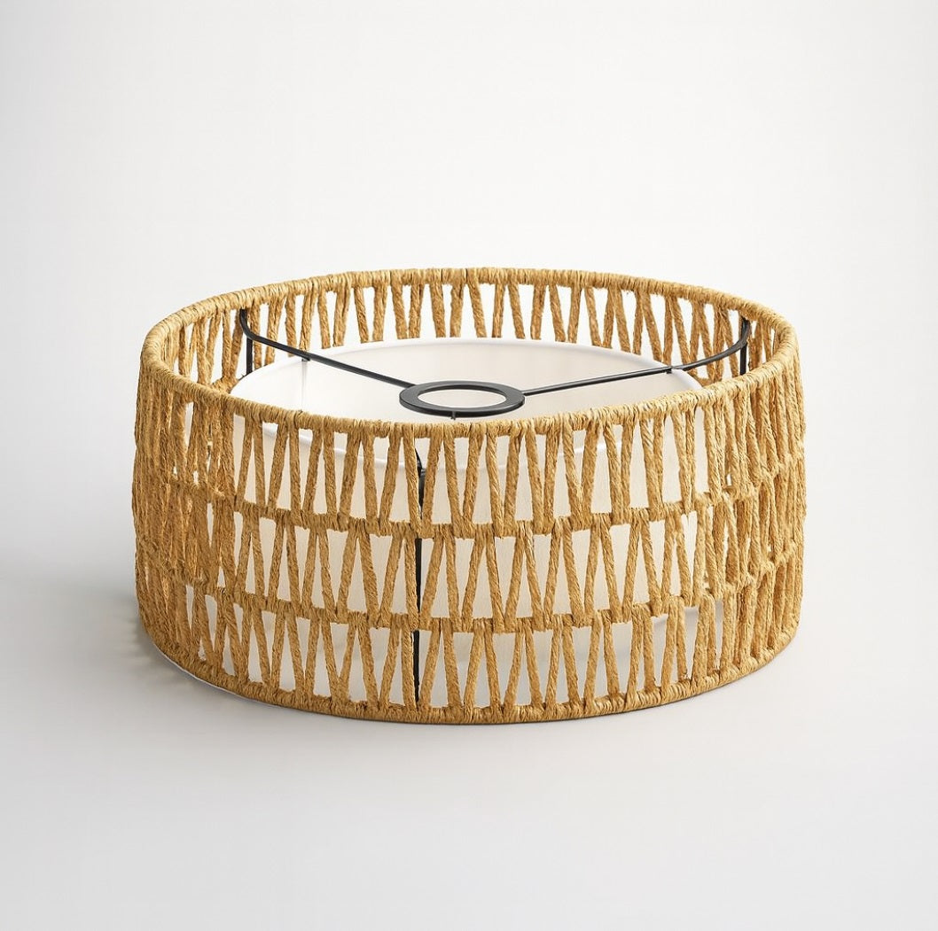 Abat-jour tambour en corde tressée couleur raphia, idéal pour suspension ou lampe sur pied naturelle et bohème.