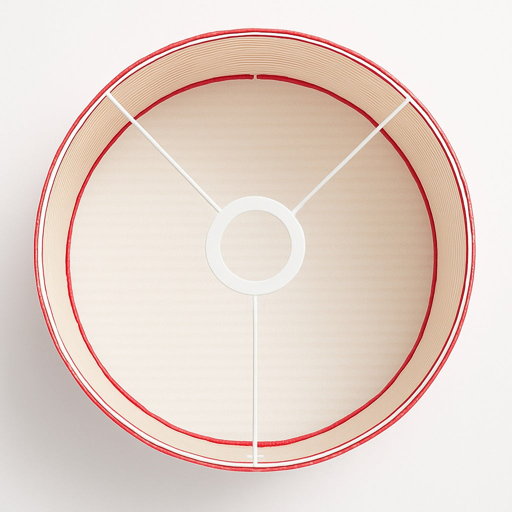 Vue intérieure d’un abat-jour rayé rouge et blanc à trois branches métalliques, compatible lampadaire.