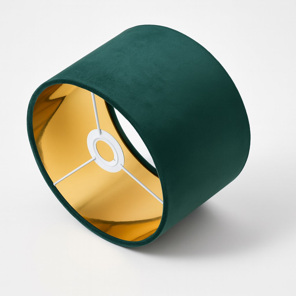 Abat-jour tambour en tissu velours vert et intérieur doré, accessoire déco tendance pour lampadaire ou lampe de table